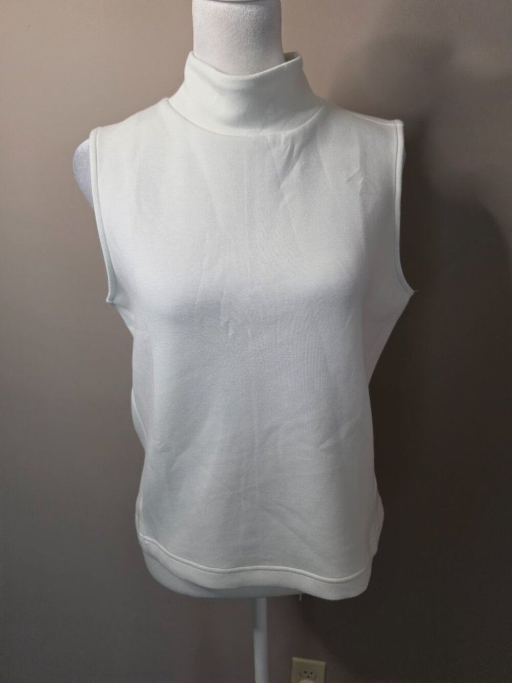Spanx Air Essential Mockneck Sleeveless White Tank Top Size Med - Picture 8 of 10
